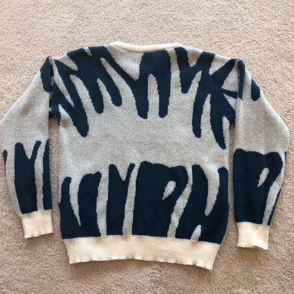 Soft Oversized Blue Long-Sleeve Sweater - Picture 7 of 12